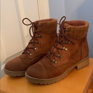 🥾 Lace Up Boots🥾